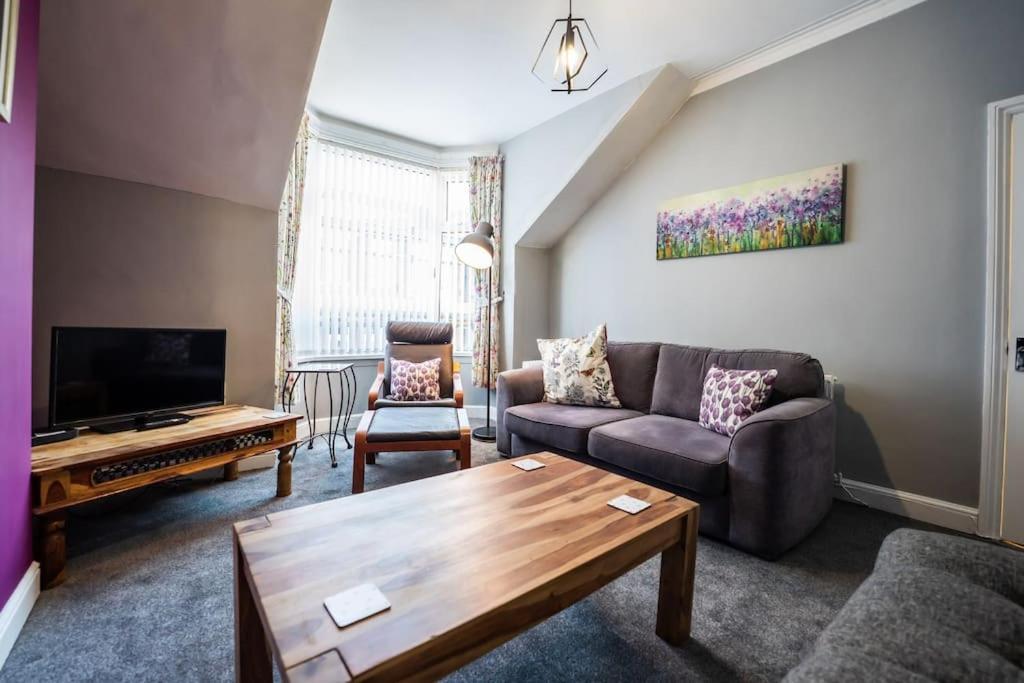 Cosy And Convenient Sunderland Apartment Exterior foto